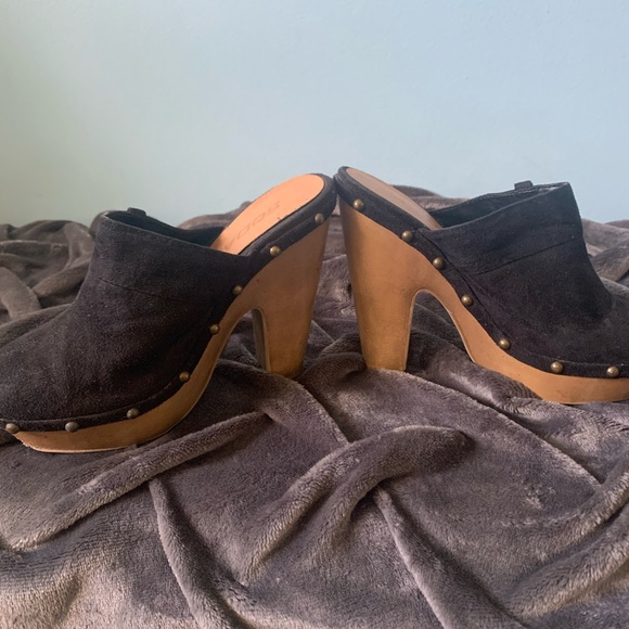 🌹 4/$30 SODA 5” Heeled Clogs - Picture 3 of 7